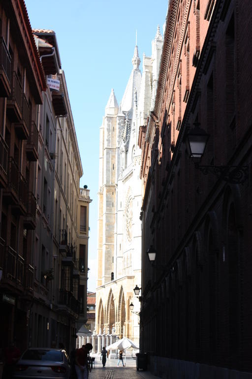 Apartamento La Cenicienta Catedral León Rum bild
